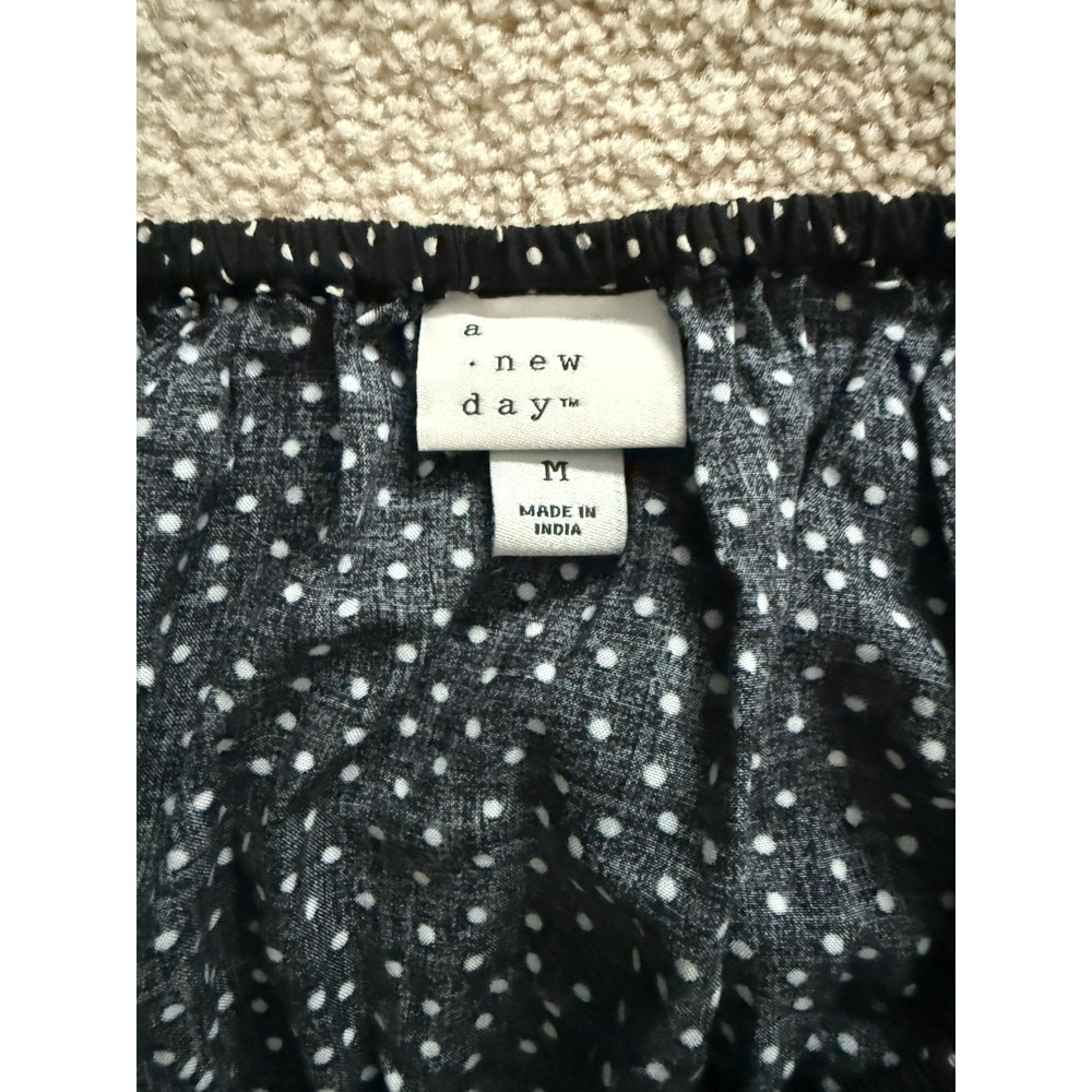 A New Day Woman's Long Sleeve Ruched Top Size Medium Black With Polka Dots - Picture 4 of 7